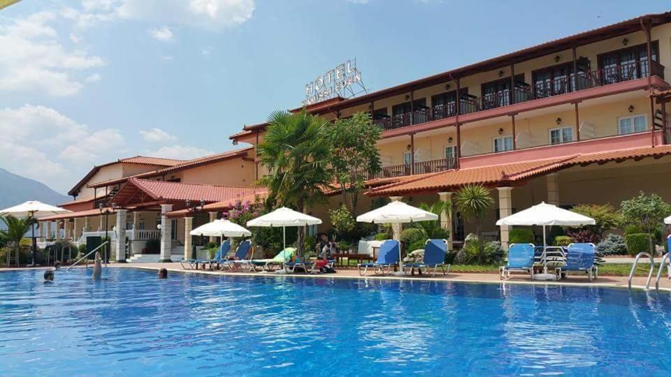 Famissi Eden Hotel Kalabáka Exterior foto